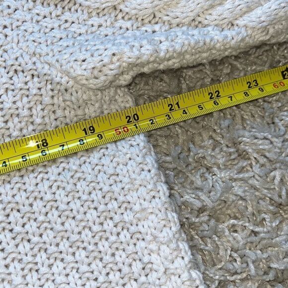 Aerie Womens Chunky Cable Knit Crew Neck Creamy White Pullover Sweater Size M - Picture 6 of 15